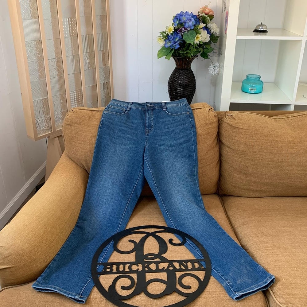 NWT Style and Company size 6 short slim jeans